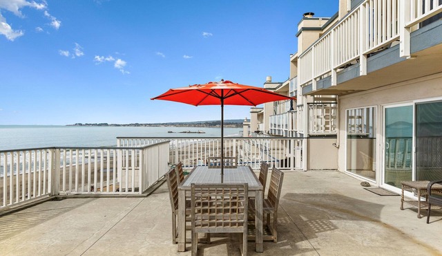 Panoramic Ocean Views!