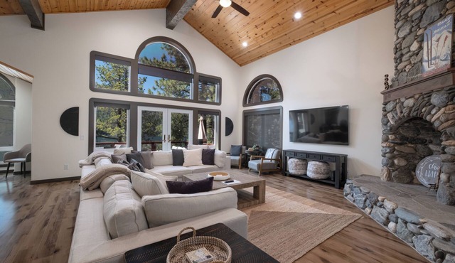 Paradise Awaits - Updated Donner Lake Home, Private Hot Tub, Dog Friendly, BBQ and Big Deck