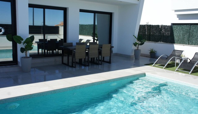 Peace and tranquility in a private villa with swimming pool