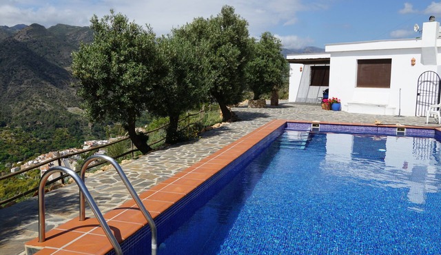 Peaceful country retreat in Andalucia with stunning views