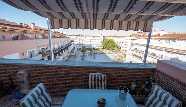 Penthouse with Large Terrace and Square Views · Parking Included