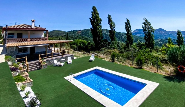 Pet friendly home in Algatocin
