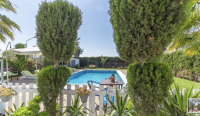 Pet-Friendly Villa 'Casa Rural La Gitanilla' with Pool & Wi-Fi