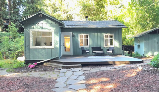 Pets welcome and no check-out chores at Redwood Grove Retreat!