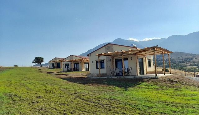 Pezoulia Cottages