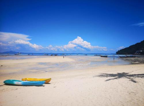 Phi Phi Ba Kao Bay Resort in Phi Phi Islands