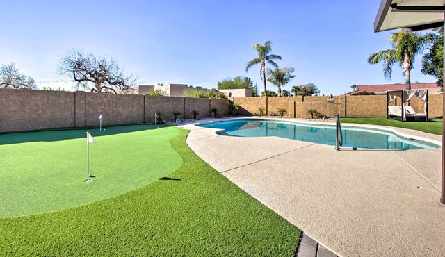 Phoenix Villa: Backyard Oasis w/ Pool & Games