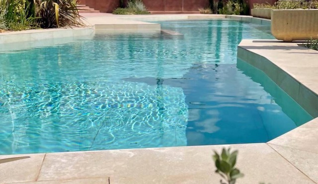 Piscina Chic con gran Terraza