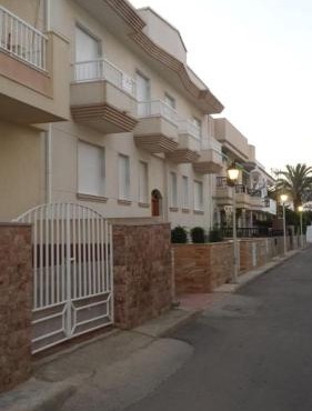 PISO DE 3 DORMITORIOS JUNTO A la Playa y Céntrico