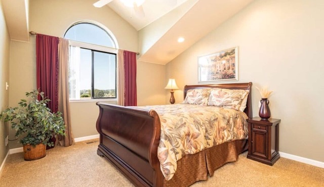 Premium Luxury 2 BR Villa - Kitchen, Free WiFi