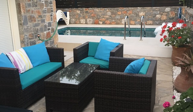Private 2 bedroom villa with small pool in the centre of Elounda