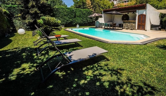 Quiet Provencal villa with pool and pool house ...