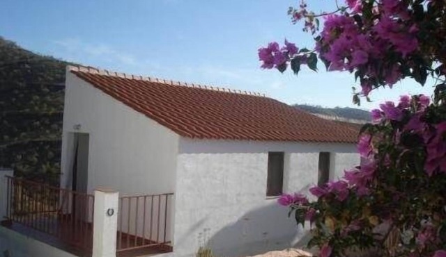 Ranch Studio in Quiet White Village Setting with shared Pool and Hot Tub