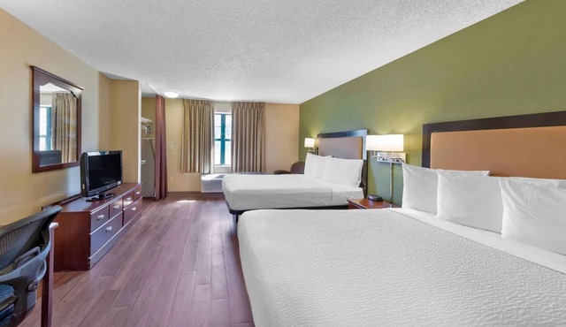 Relax Suites Extended Stay - La Mirada