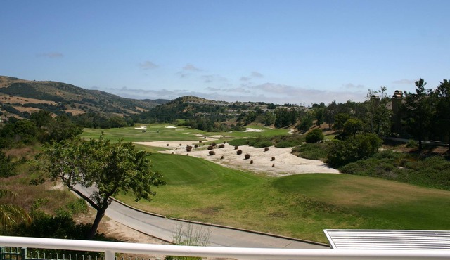 Relaxing Golf Course Views in Dove Canyon