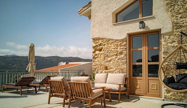 Remodeled Stone Country house - Two bedrooms maisonette