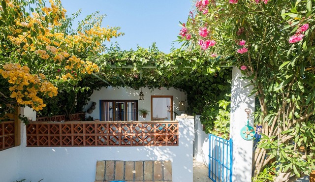Romantic Casa de María, near the beach with garden