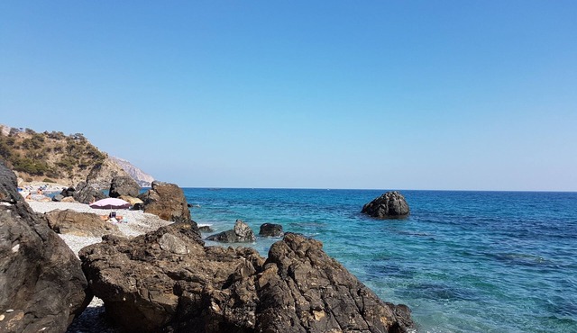 Romantic vacation home with solar-heated cave pool, breathtaking views