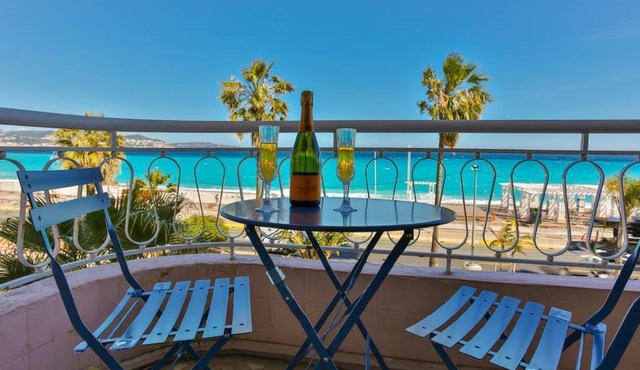 SEA FRONT SUITE - Panoramic View with Terrace - 85 m