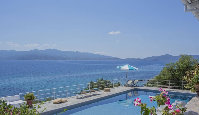 Seafront Villa with Stunning views