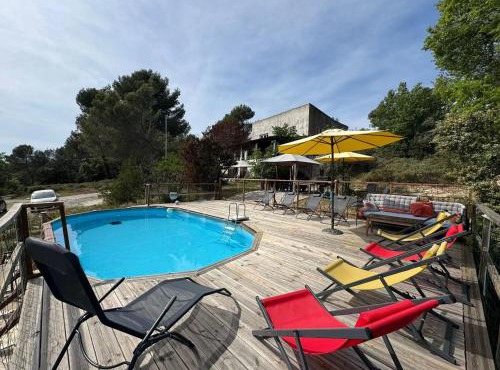 Spacieuse villa avec piscine privée à La Bastide-des-Jourdans