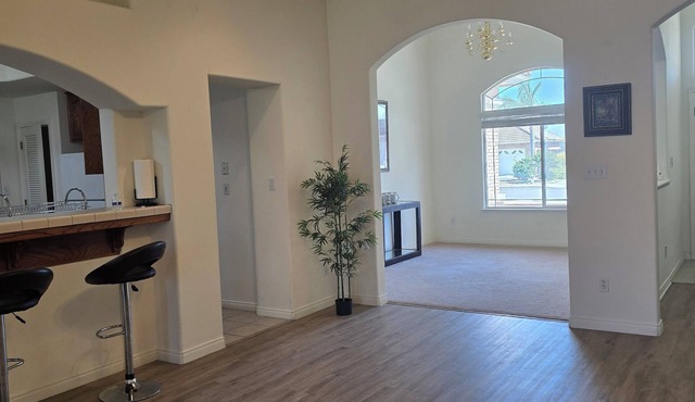 Spacious 4-bedroom house in tranquil Bakersfield with AC