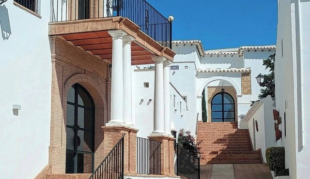 Spacious apartment with swimming pool near Córdoba