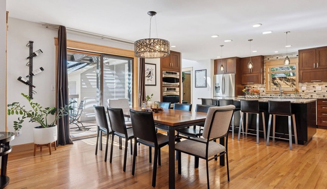 Spacious Luxury Boulder Home