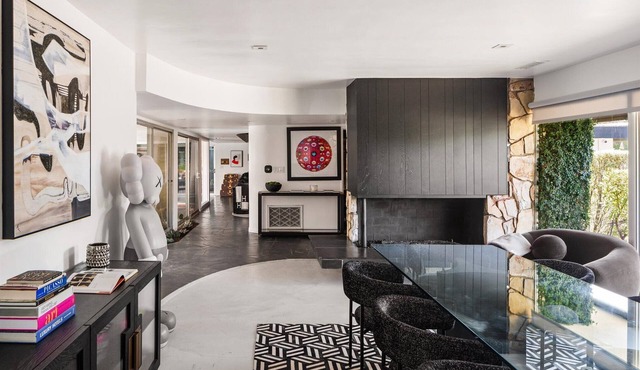 Spacious Mid- Century 4-bedroom house with Pool charming Los Angeles