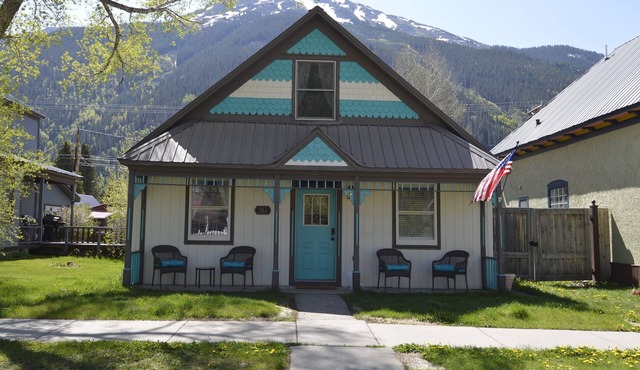 Spacious Mountain Retreat in Silverton – Perfect for Groups & Families