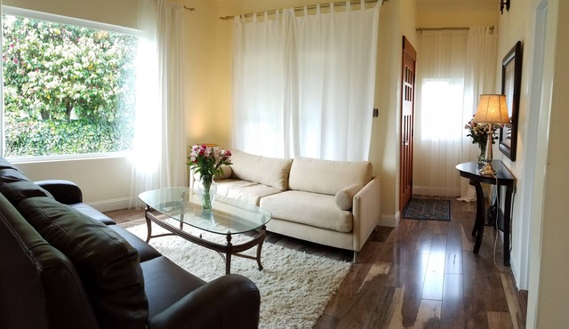 Spacious with Luxury Touches, Fish 'n Feather Home for Vacation or Professionals