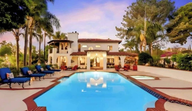 Spanish Hacienda Retreat With Pool And Guest House
