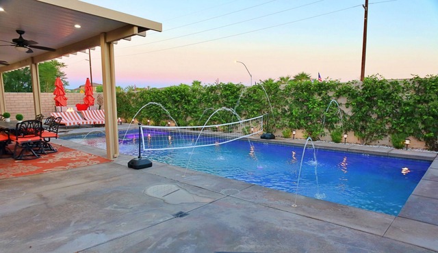 Strada 5 Bedroom Comfore Inn Coachella 2024 drive