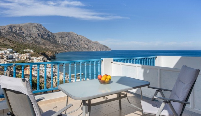 Studio Apartment 'Double No 1' with Sea View, Wi-Fi, and Air Conditioning