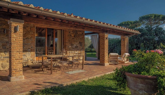 Stunning private villa for 8 people with A/C, WIFI