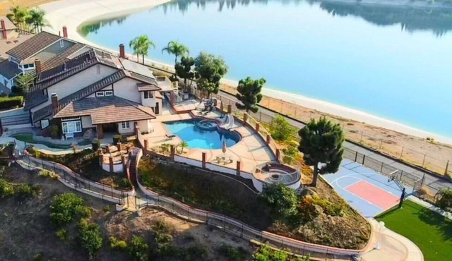 Stunning Panoramic Waterfront Pool Home Escape