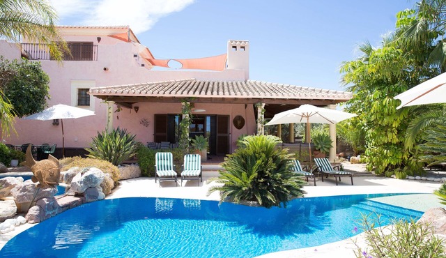 Stunning villa on Desert Spring Golf Course