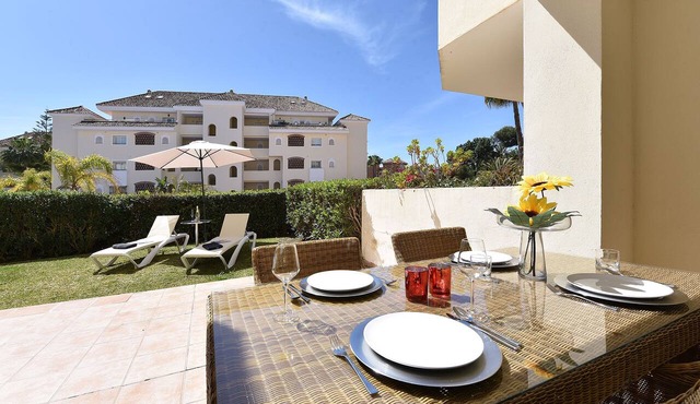 Stylish peaceful apartment with terrace, pool, short walk from the beach