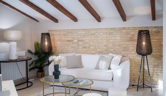 Sunny studio Loft, 2 to 4 pax Terrace Old City