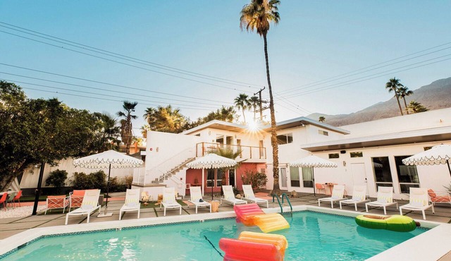 The Wesley by AvantStay | Communal Pool + Hot Tub + Kitchenette | Walk to Dining