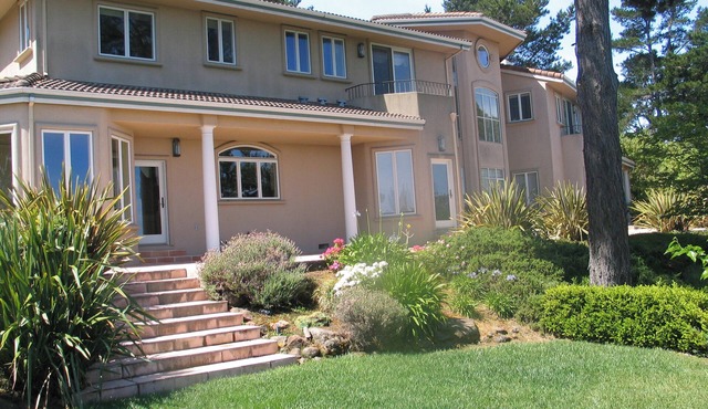 Tiburon water views Luxury 4bdr/3.5bt. spacious house