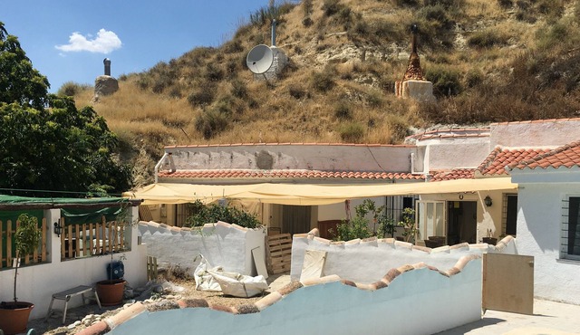Tranquil Cave House In Beautiful Countryside With private Pool