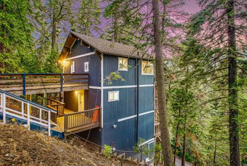 Tree-Lined Lake Arrowhead Cabin ~ 1 Mi to Village!