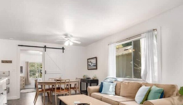 'Treehouse' in the Redwoods - sleeps 4!