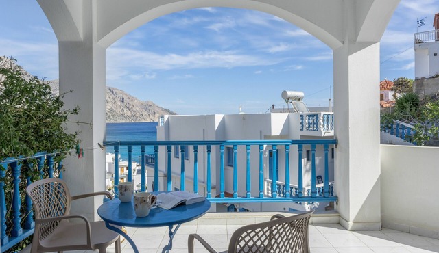 Triple Studio No 2 Apartment with Sea View, Wi-Fi, and Air Conditioning