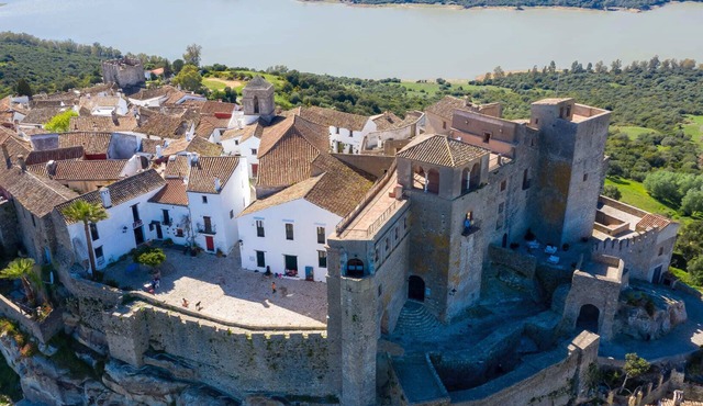 Tugasa Casas Castillo de Castellar
