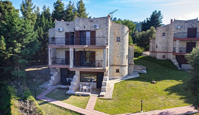 Twin Castles Left Maisonette by Travel Pro Services