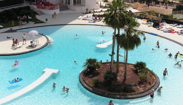 VACANZA COMPLEX (Levante Beach) Apartment on a luxury complex.