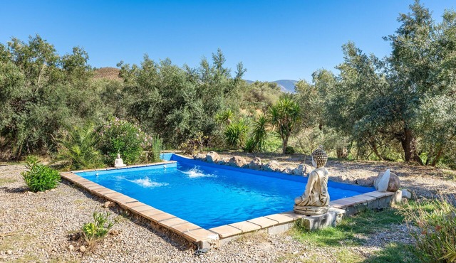 Vacation Home "Cabaña Shadú" with Mountain View, Shared Pool & Wi-Fi