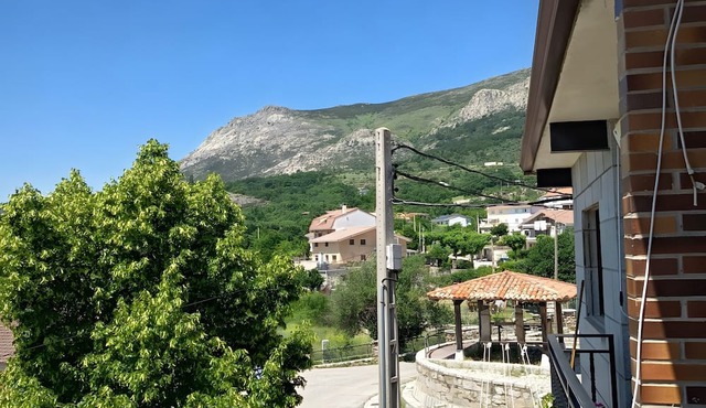 Vacation Home 'Vivienda Turística El Laurel' with Mountain Views, Private Terrace & Wi-Fi